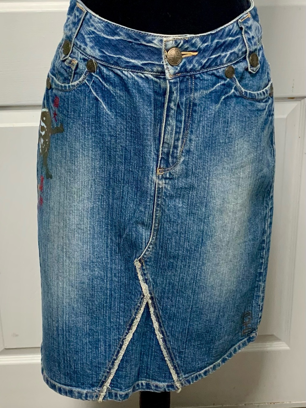 NWOT Vintage Disney Store Pirates Of The Caribbean ‘03 Frayed Midi Jean Skirt 2